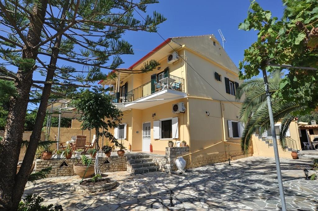 Arthur House Longós Стая снимка